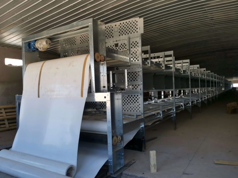 La fábrica suministra directamente a granjas de todo el mundo jaulas de bienestar y equipos europeos para gallinas ponedoras,